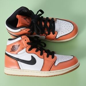 Nike Air Jordan 1 Mid Sneakers